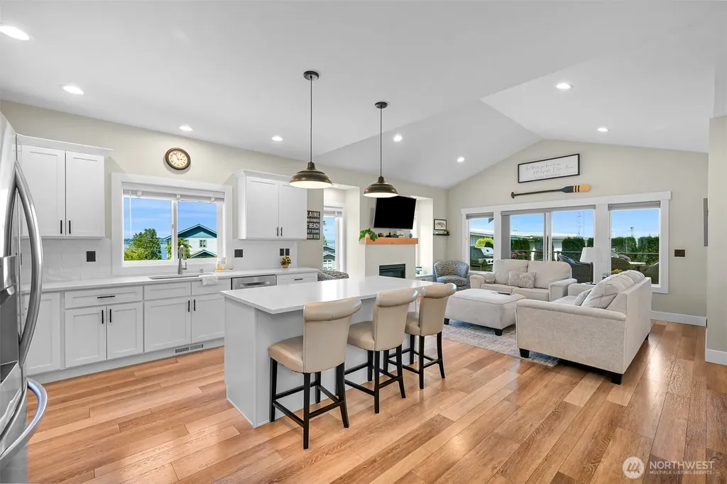 6846 Holeman Avenue Blaine WA 98230