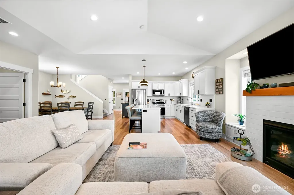 6846 Holeman Avenue Blaine WA 98230
