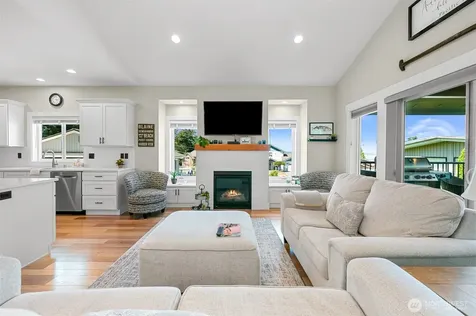 6846 Holeman Avenue Blaine WA 98230