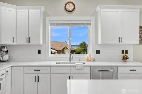6846 Holeman Avenue Blaine WA 98230