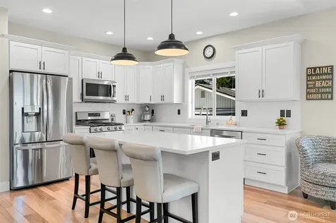 6846 Holeman Avenue Blaine WA 98230