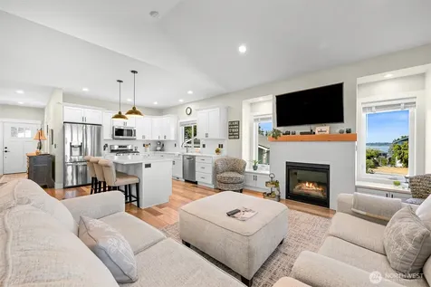 6846 Holeman Avenue Blaine WA 98230