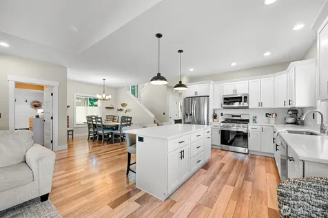 6846 Holeman Avenue Blaine WA 98230