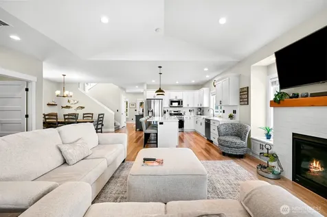 6846 Holeman Avenue Blaine WA 98230
