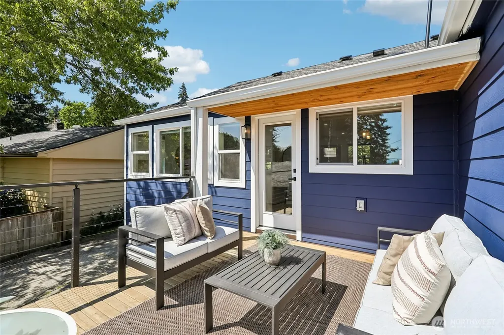 3310 9th Avenue W Seattle WA 98119