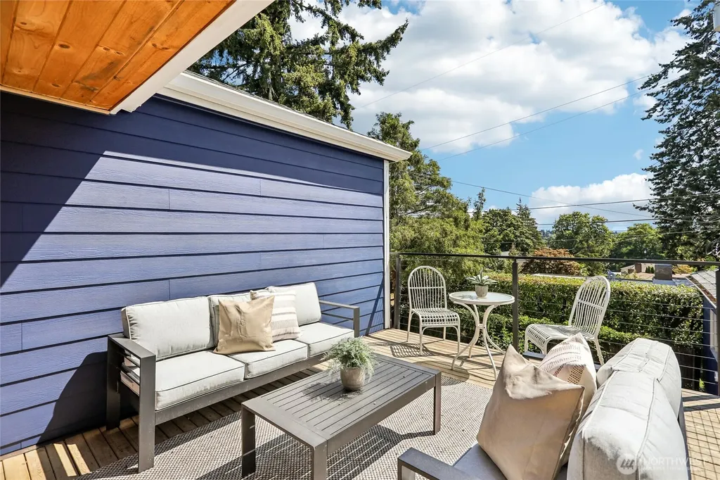3310 9th Avenue W Seattle WA 98119