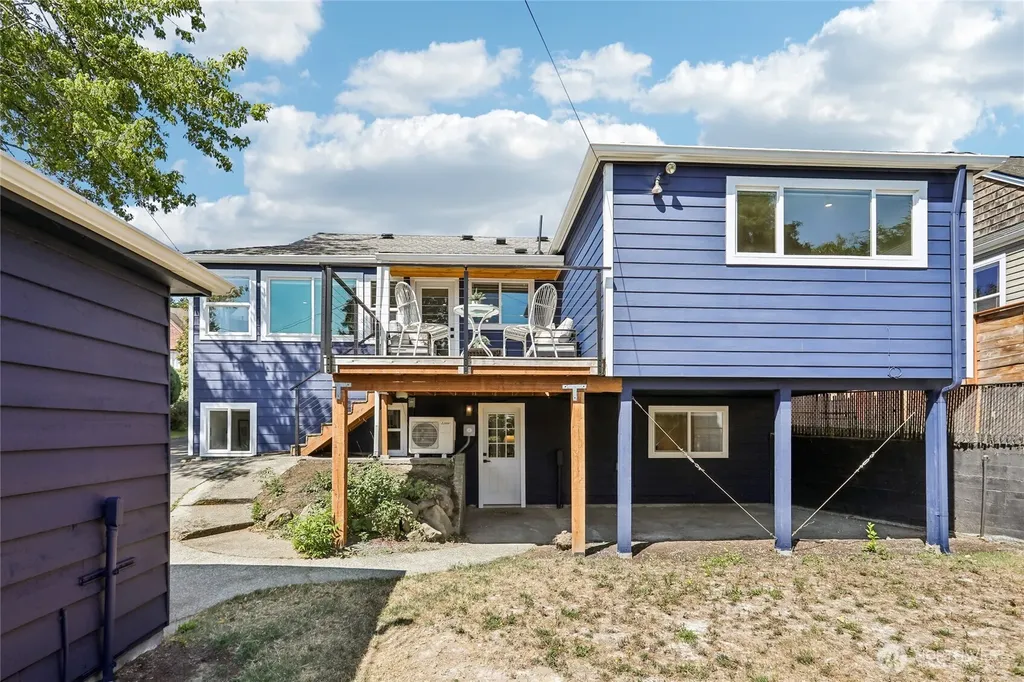 3310 9th Avenue W Seattle WA 98119