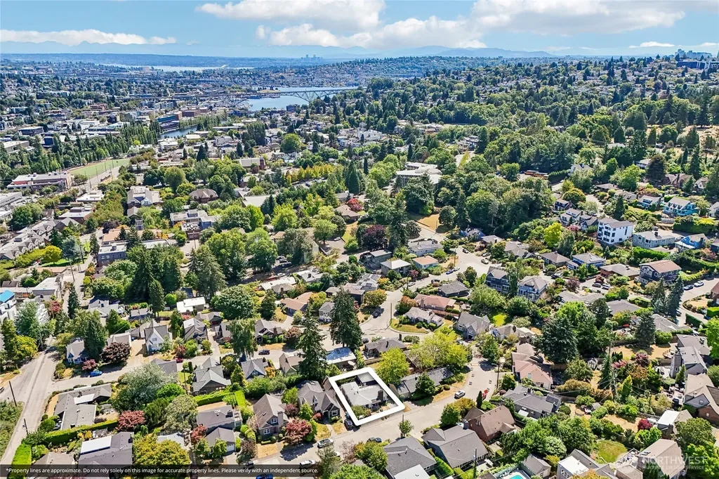 3310 9th Avenue W Seattle WA 98119