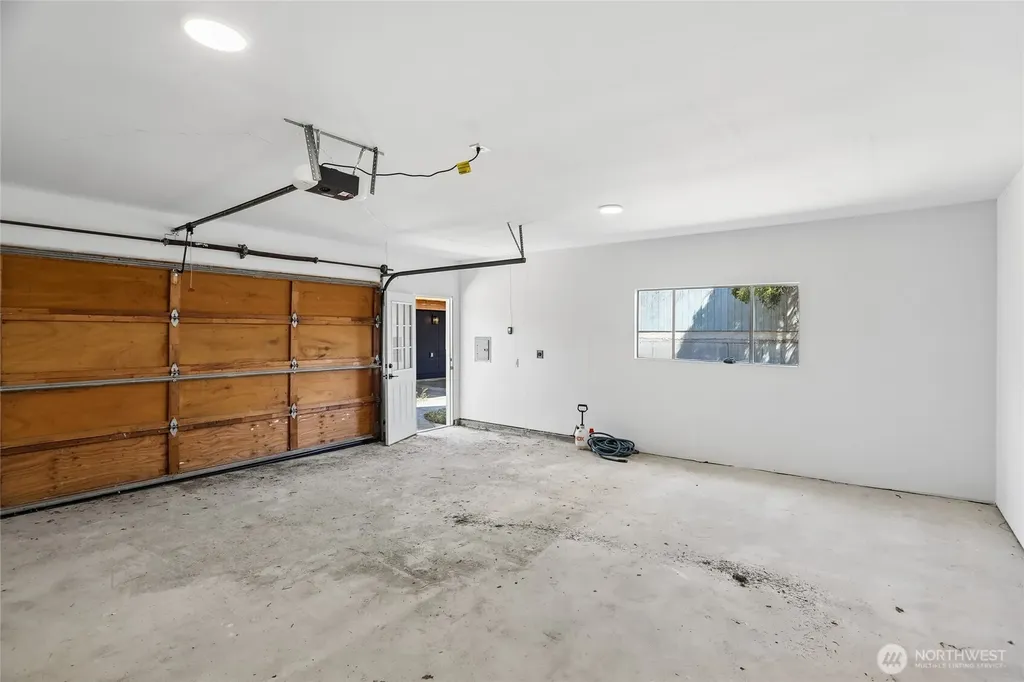 3310 9th Avenue W Seattle WA 98119