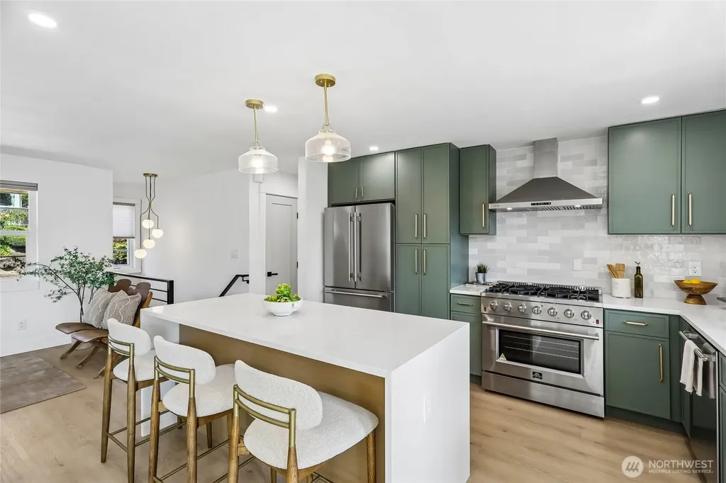 3310 9th Avenue W Seattle WA 98119