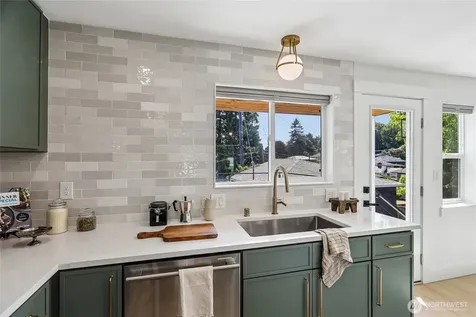 3310 9th Avenue W Seattle WA 98119