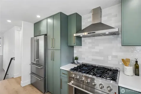 3310 9th Avenue W Seattle WA 98119
