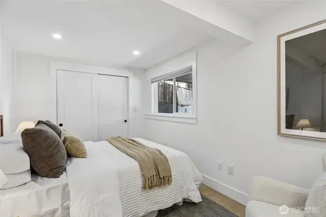 3310 9th Avenue W Seattle WA 98119