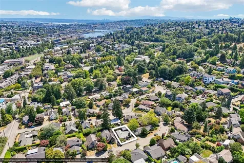 3310 9th Avenue W Seattle WA 98119