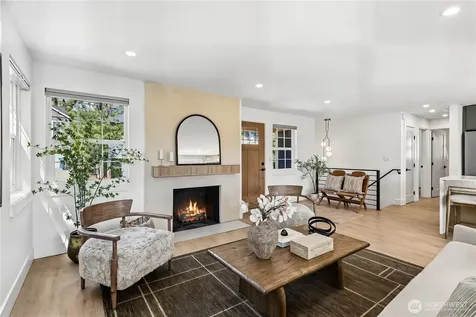 3310 9th Avenue W Seattle WA 98119