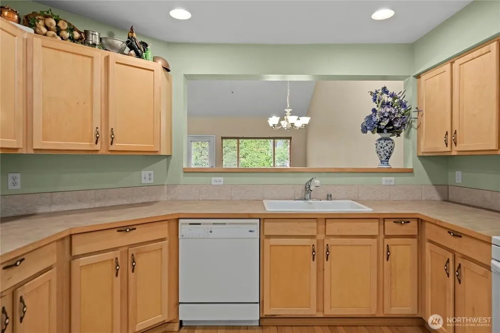 6445 James Avenue SE Auburn WA 98092