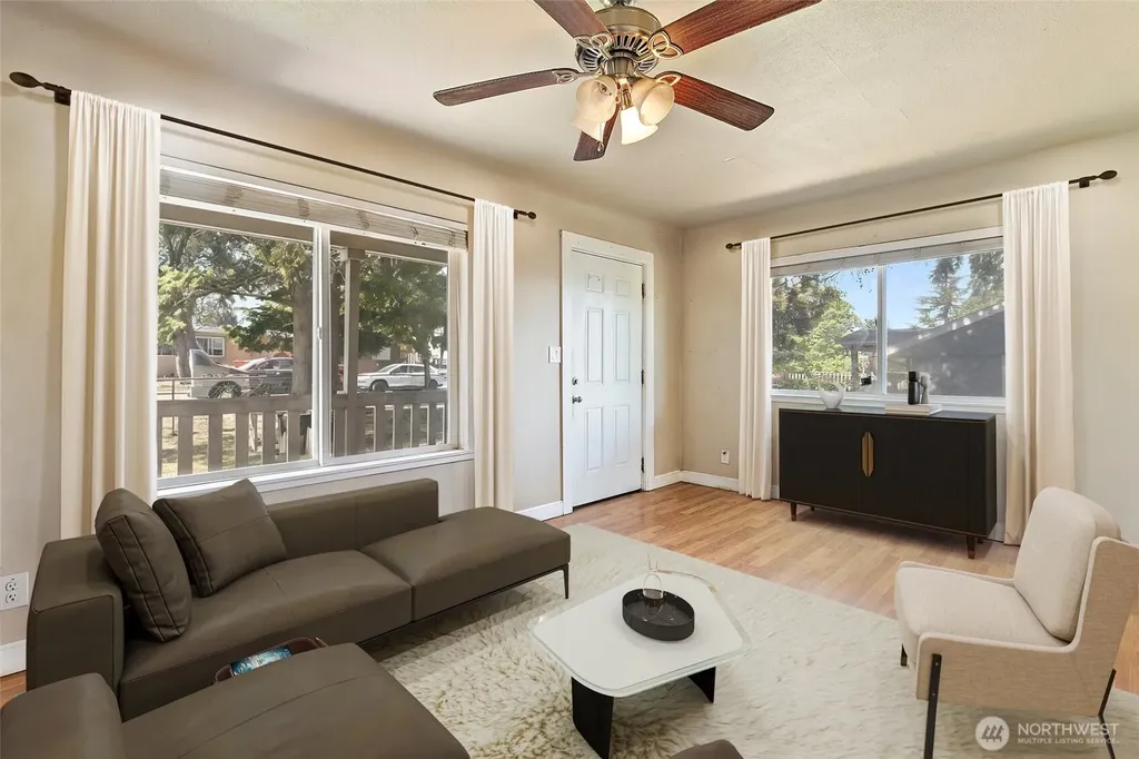 14008 42nd Avenue S Tukwila WA 98168