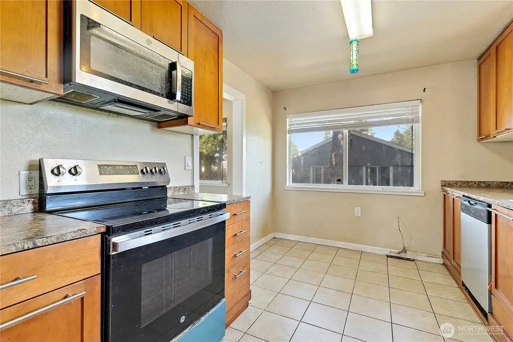 14008 42nd Avenue S Tukwila WA 98168