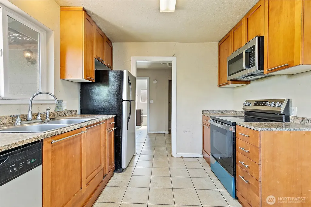 14008 42nd Avenue S Tukwila WA 98168
