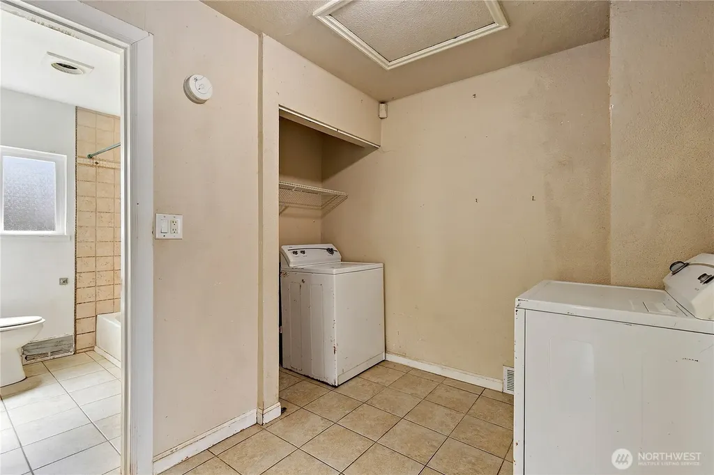14008 42nd Avenue S Tukwila WA 98168