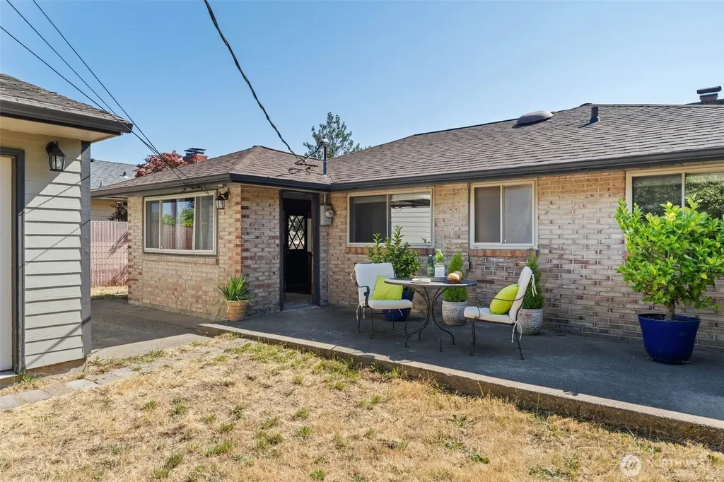 2306 N Shirley Street Tacoma WA 98406