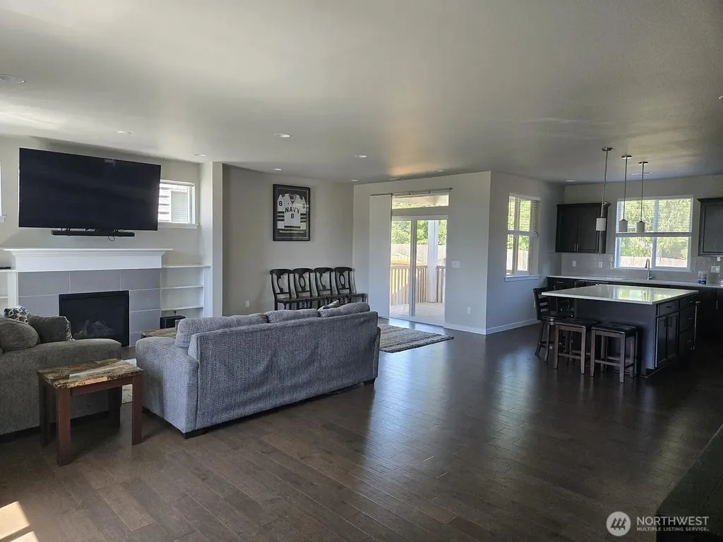634 NW Gardenia Way Bremerton WA 98311
