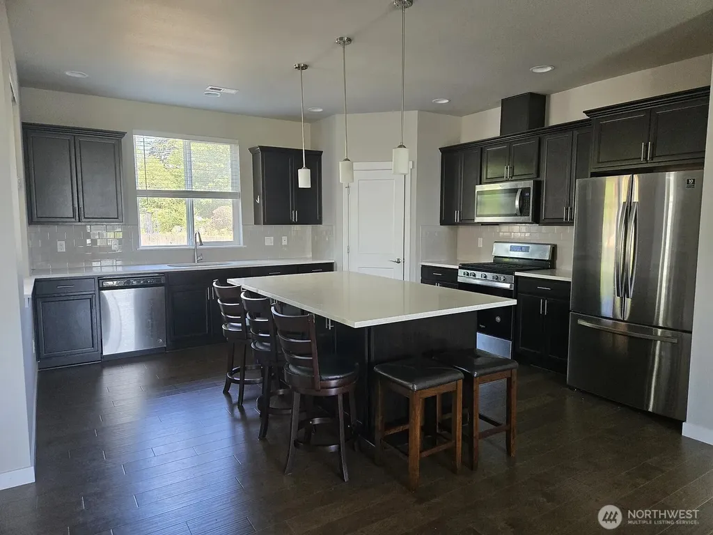634 NW Gardenia Way Bremerton WA 98311