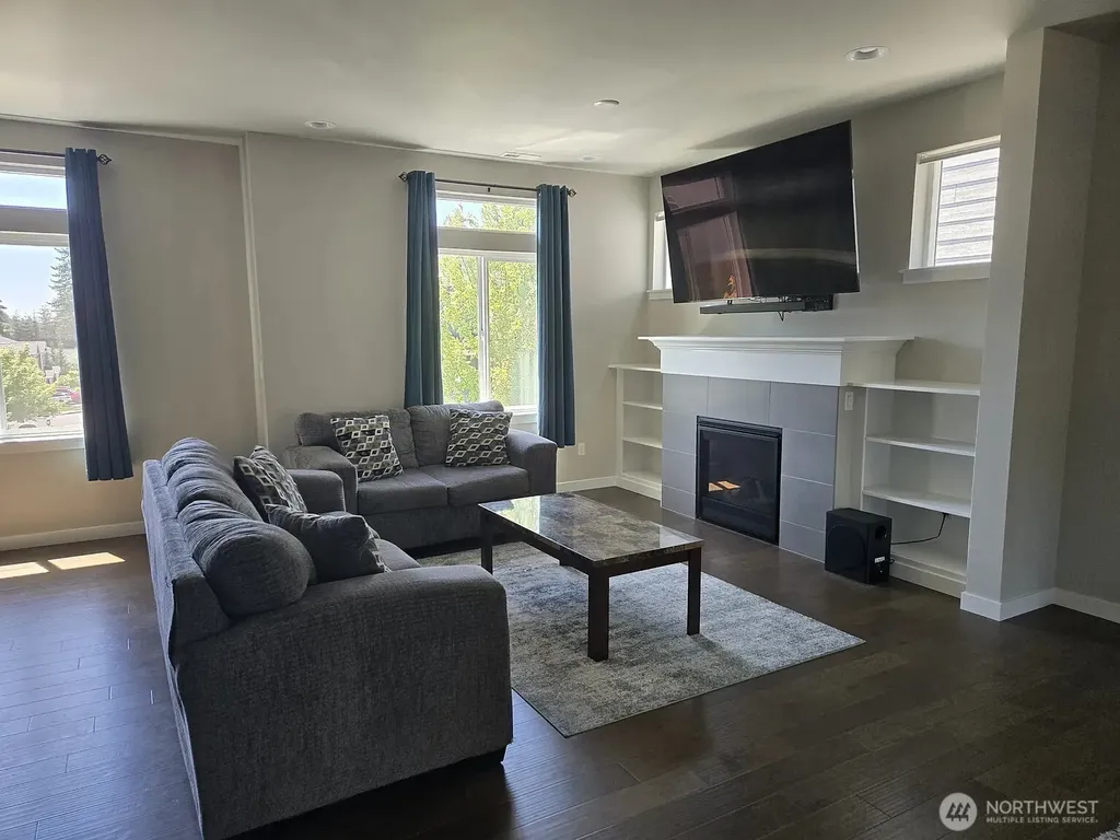 634 NW Gardenia Way Bremerton WA 98311
