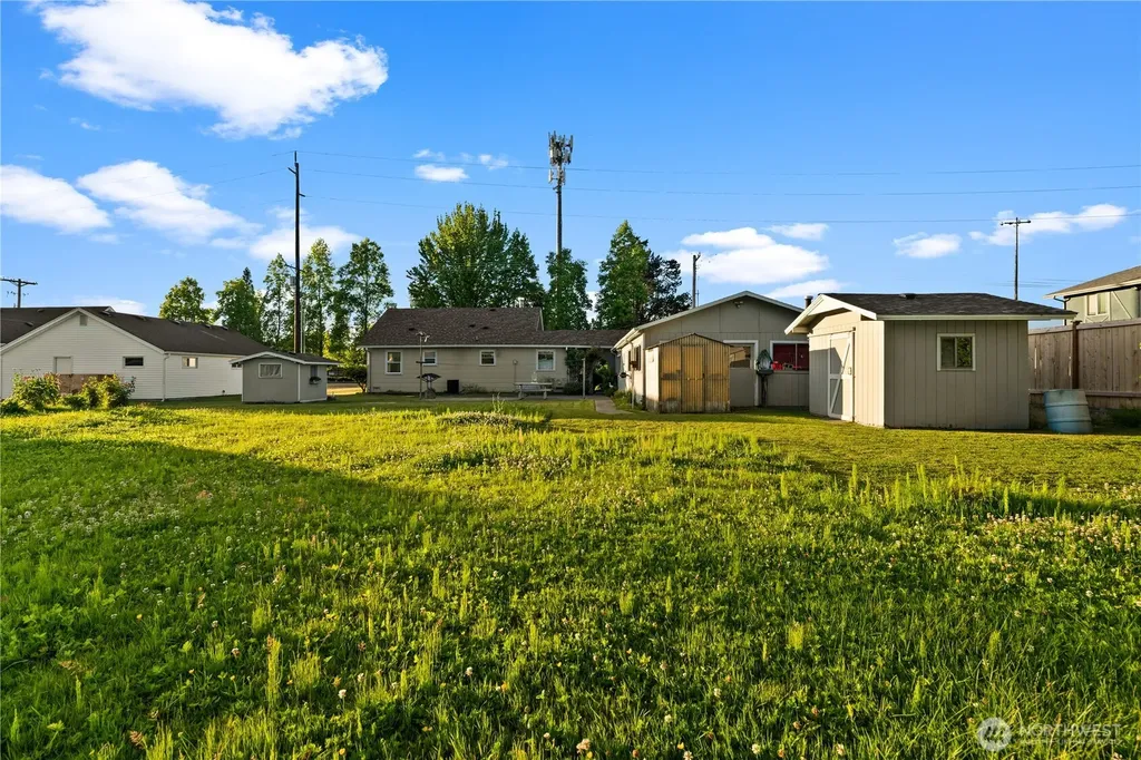 5528 23rd Street E Fife WA 98424