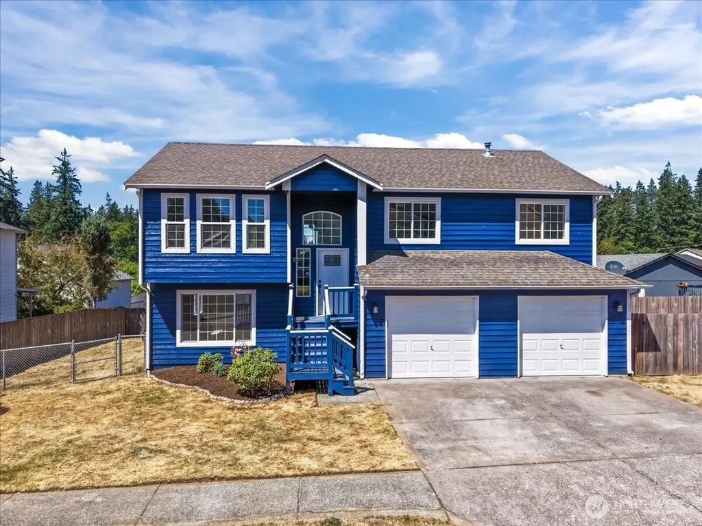 2956 Lowren Loop Port Orchard WA 98366