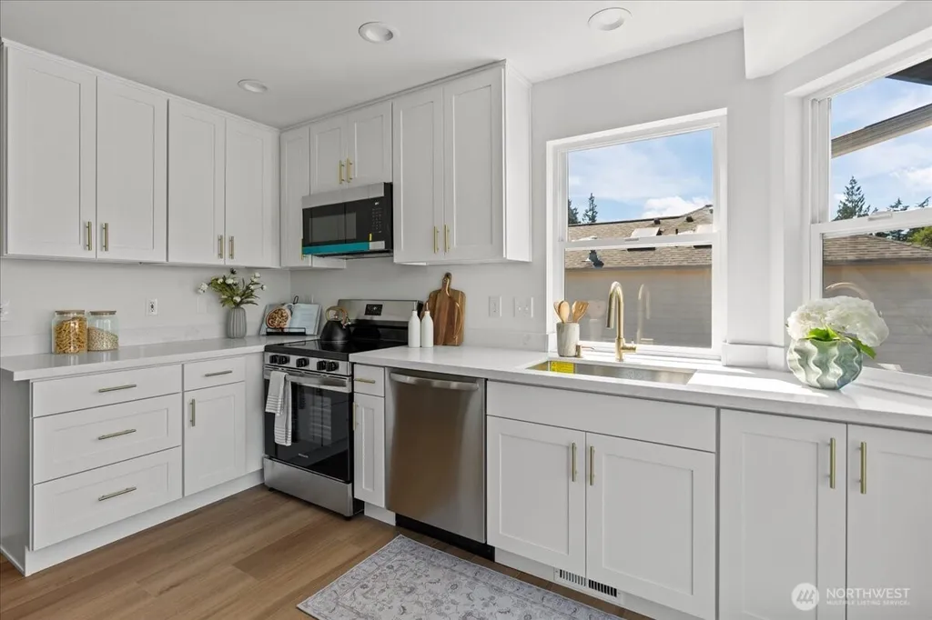 2956 Lowren Loop Port Orchard WA 98366