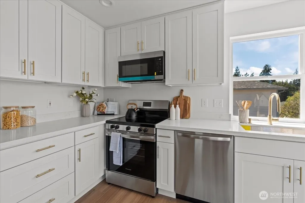 2956 Lowren Loop Port Orchard WA 98366