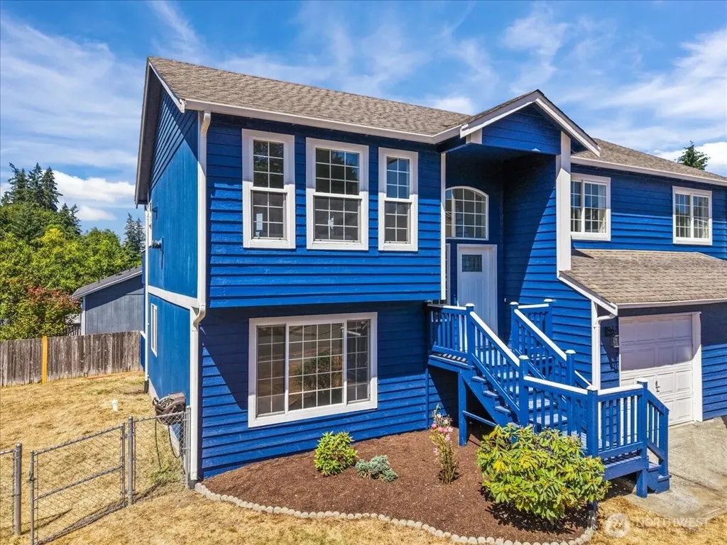 2956 Lowren Loop Port Orchard WA 98366
