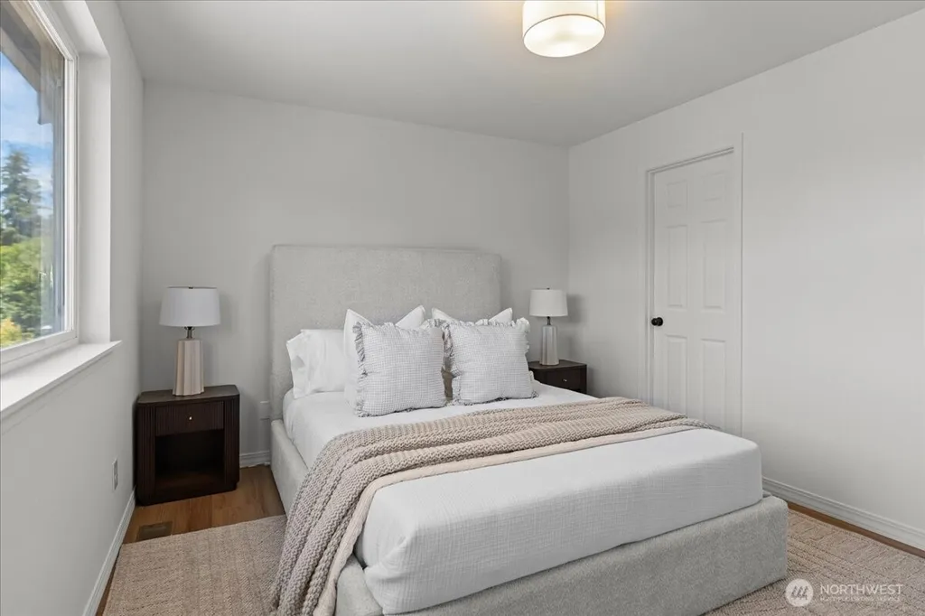 2956 Lowren Loop Port Orchard WA 98366