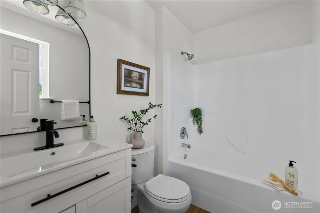 2956 Lowren Loop Port Orchard WA 98366