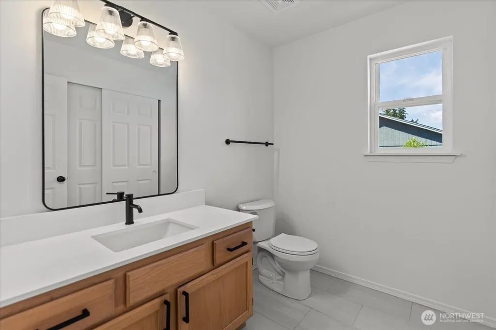 2956 Lowren Loop Port Orchard WA 98366