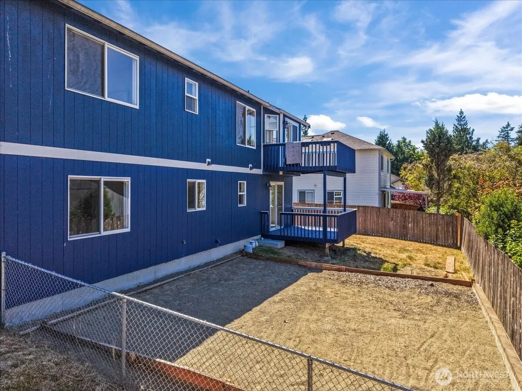2956 Lowren Loop Port Orchard WA 98366