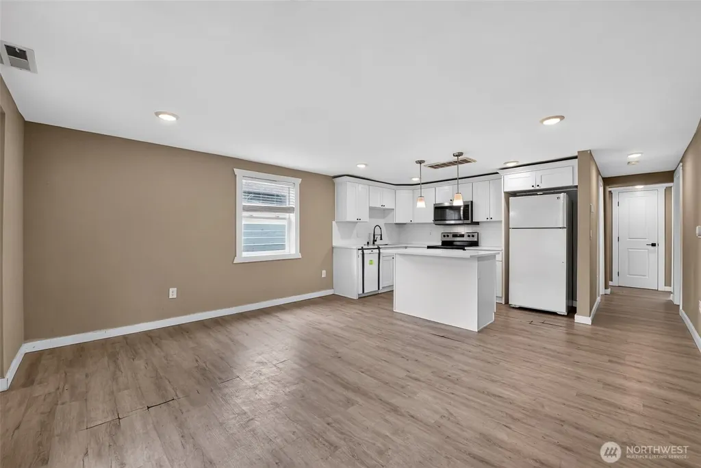 512 133rd Street S Tacoma WA 98444