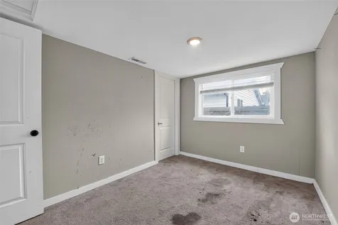 512 133rd Street S Tacoma WA 98444