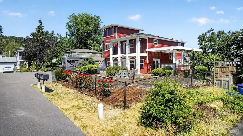 13043 40th Ave S Tukwila WA 98168