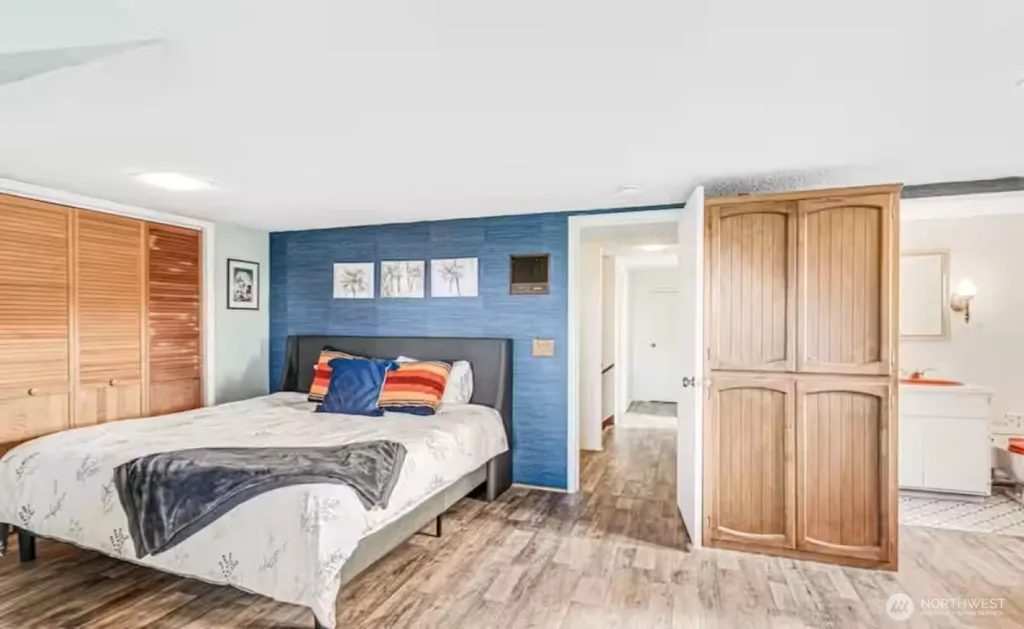 6 4th Street N Pacific Beach WA 98571
