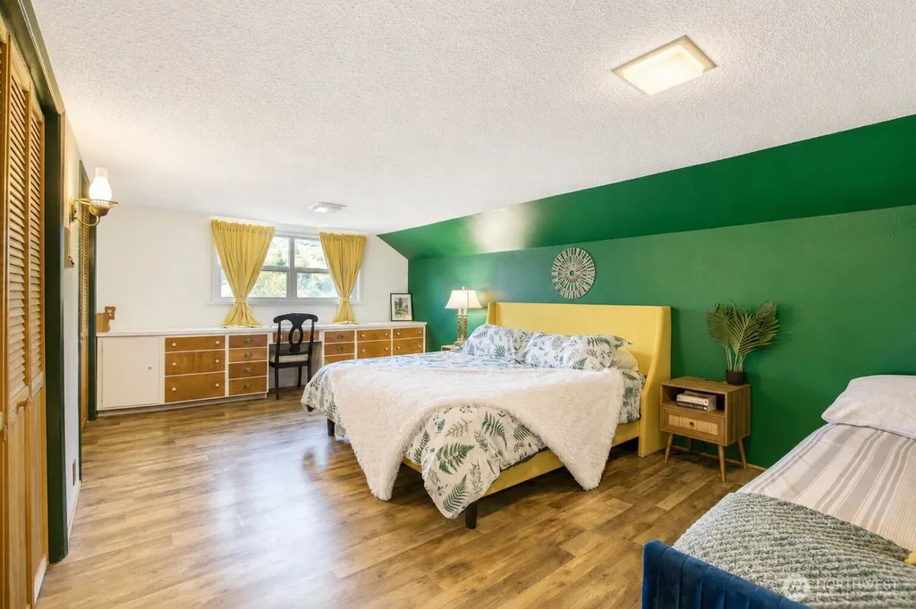 6 4th Street N Pacific Beach WA 98571