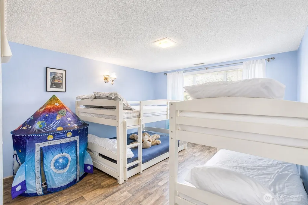 6 4th Street N Pacific Beach WA 98571