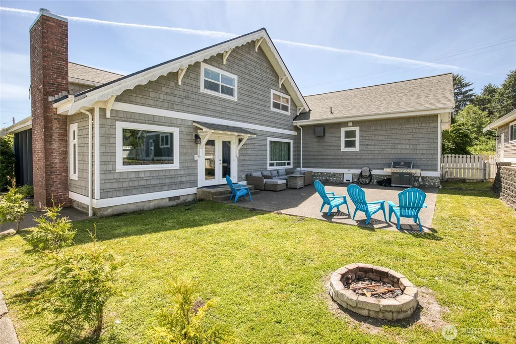 6 4th Street N Pacific Beach WA 98571