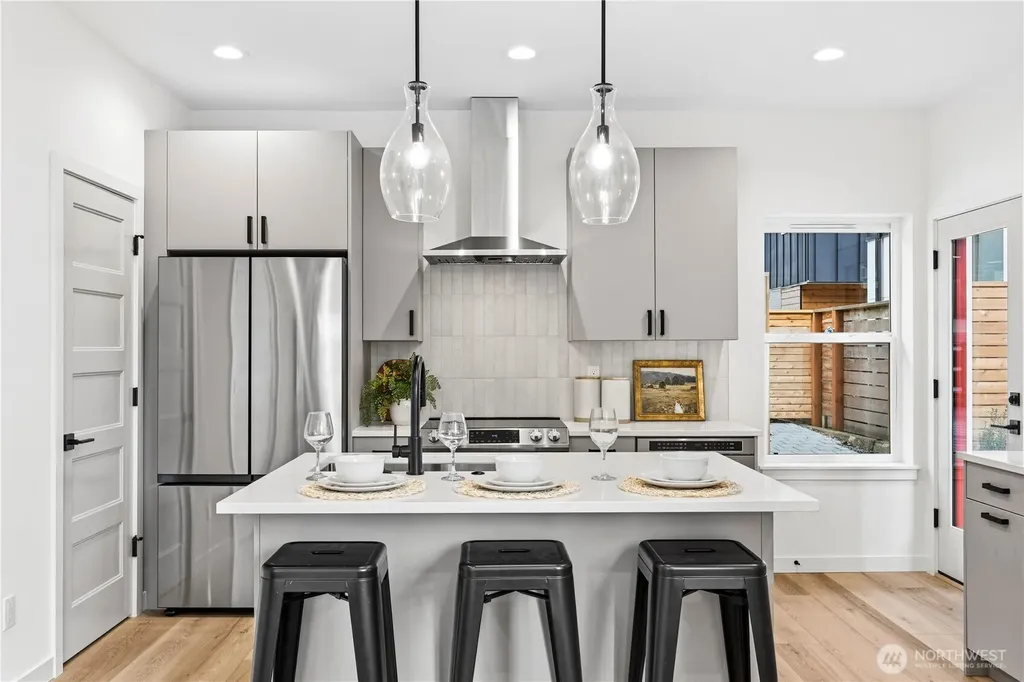 1706 N 47th Street Seattle WA 98103