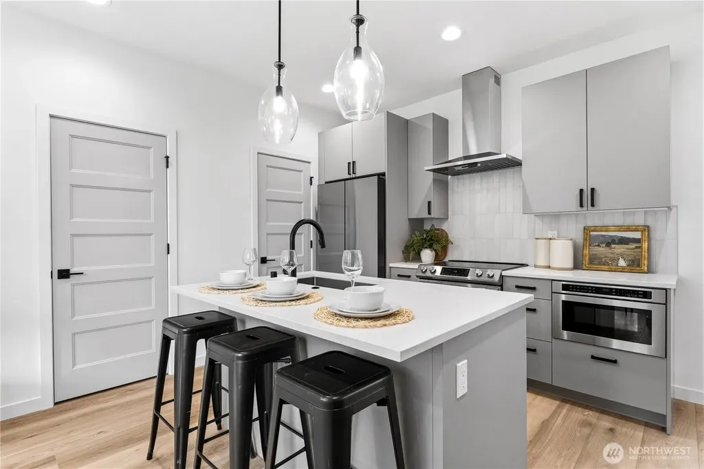 1706 N 47th Street Seattle WA 98103