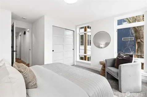 1706 N 47th Street Seattle WA 98103