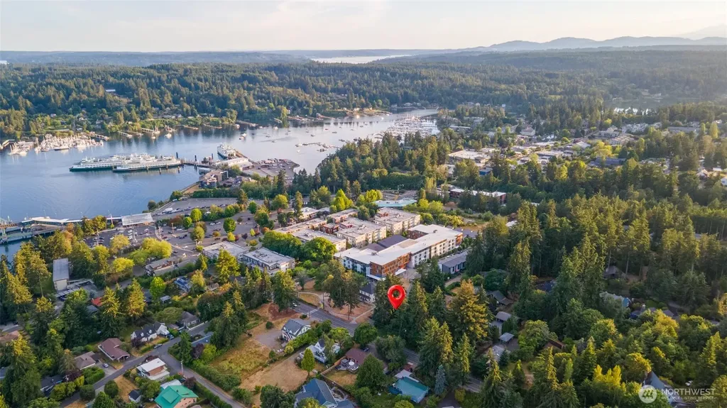 868 Gilmore Way NE Bainbridge Island WA 98110