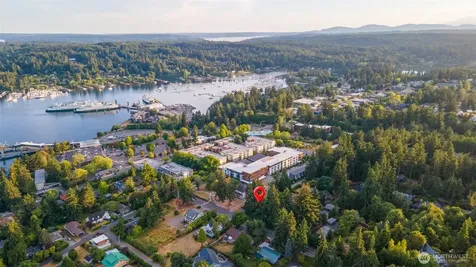 868 Gilmore Way NE Bainbridge Island WA 98110