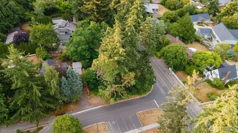868 Gilmore Way NE Bainbridge Island WA 98110